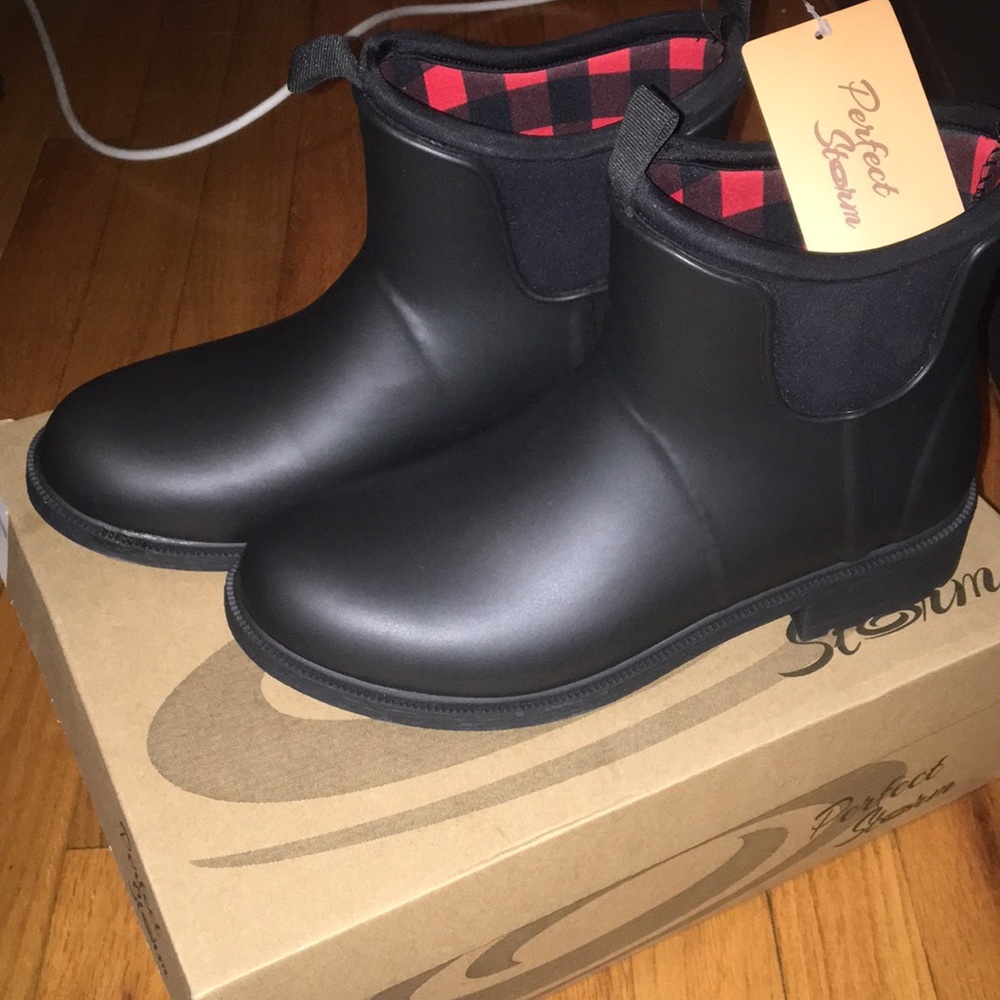 Women’s rain boots